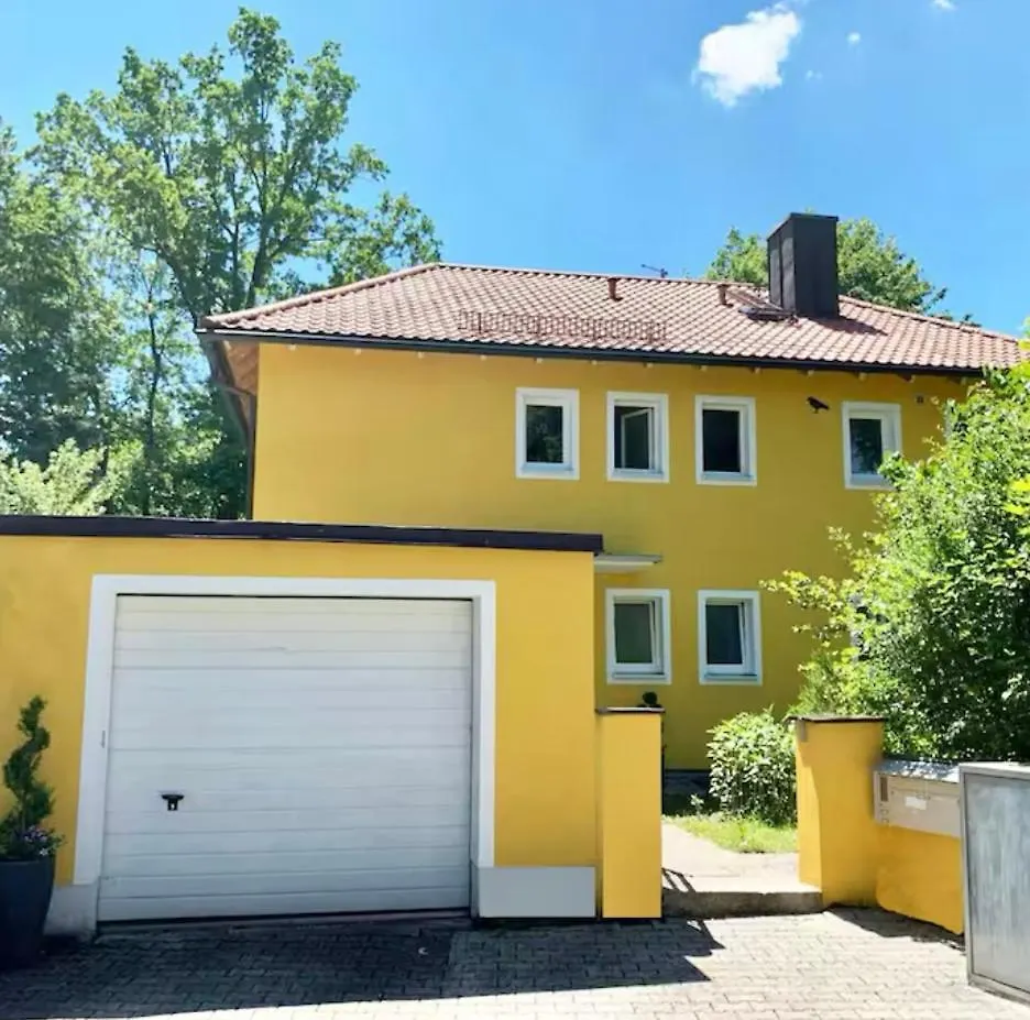 Large Munich House With 4 Bedrooms In A Quiet And Greened Villa Area Near 뮌헨